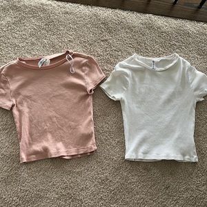 2 h&m basic boutique t-shirts